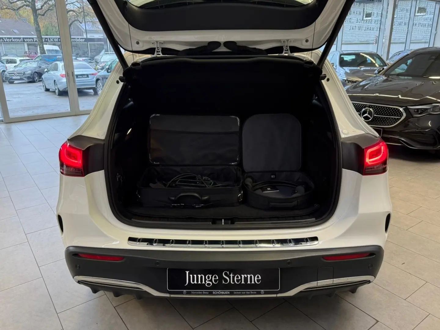 EQA 250 AMG KAMERA LED TOTW CARPLAY EASYPK DAB