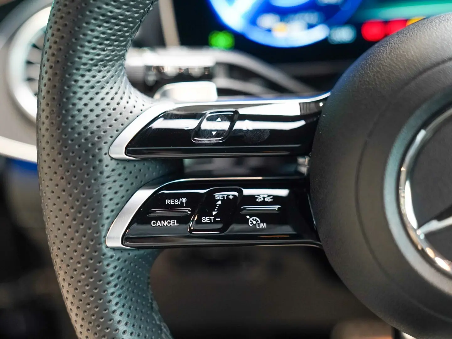 EQE SUV 350 4M AMG Line Premium  AIRMATIC AHK TV