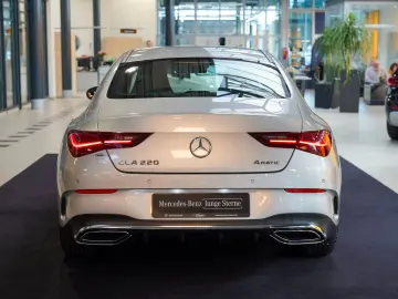 CLA 220 4M AMG Line KEYLESS Kamera Feuerlöscher