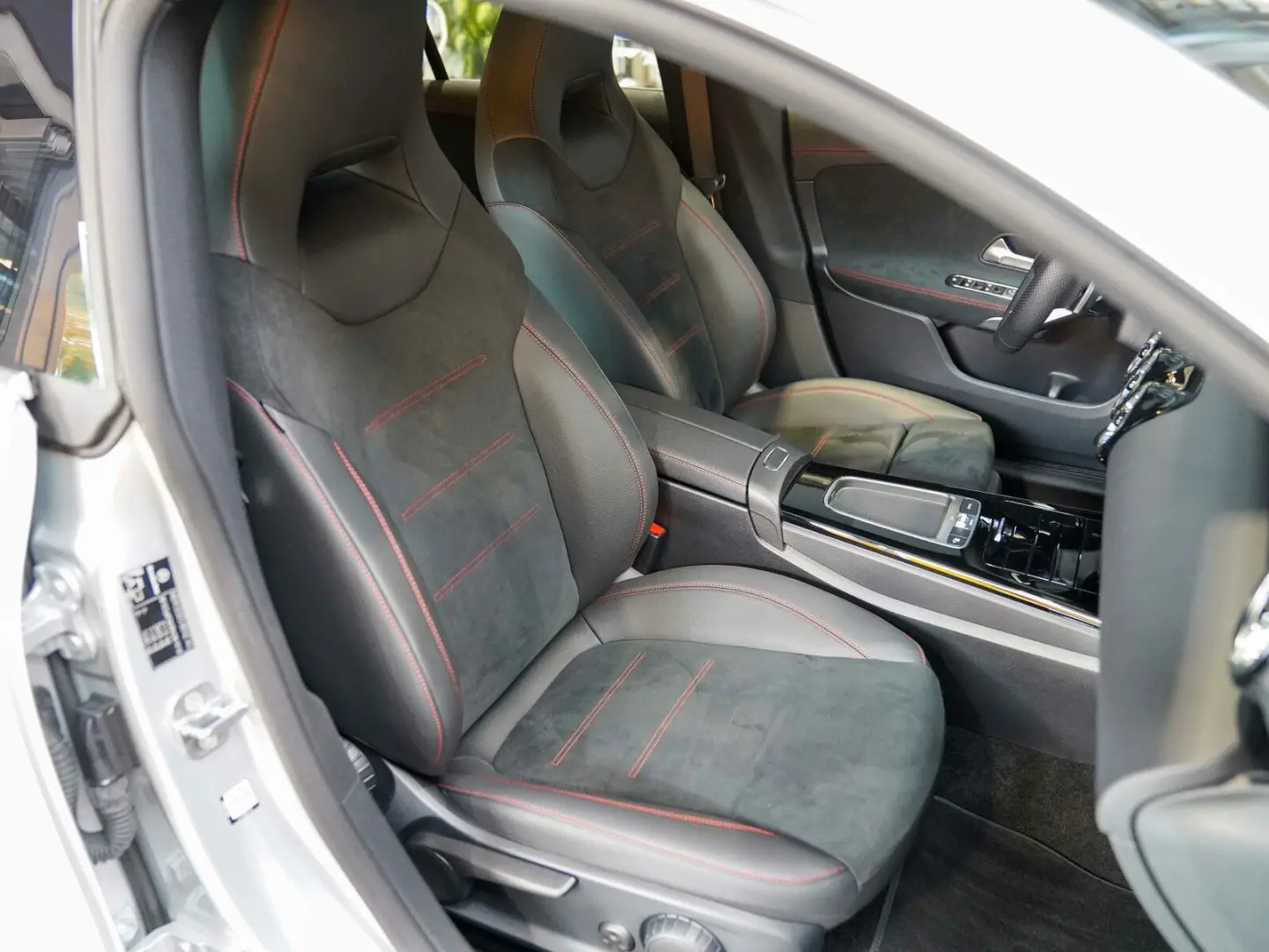 CLA 220 4M AMG Line KEYLESS Kamera Feuerlöscher