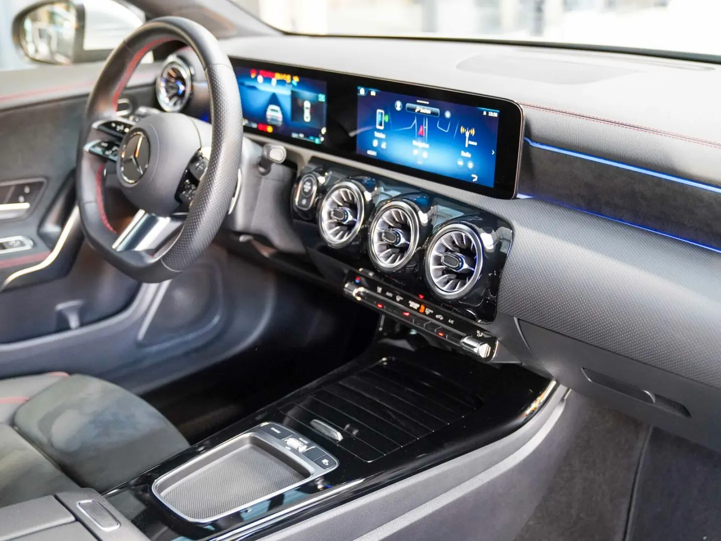 CLA 220 4M AMG Line KEYLESS Kamera Feuerlöscher