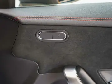 CLA 220 4M AMG Line KEYLESS Kamera Feuerlöscher