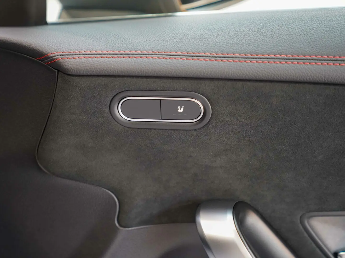 CLA 220 4M AMG Line KEYLESS Kamera Feuerlöscher