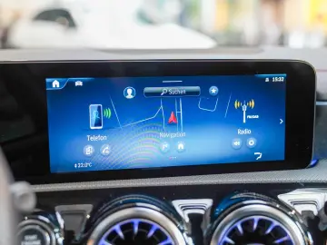 CLA 220 4M AMG Line KEYLESS Kamera Feuerlöscher