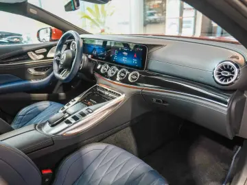 AMG GT 63 S E PERFORMANCE kupfer magno yachtblau