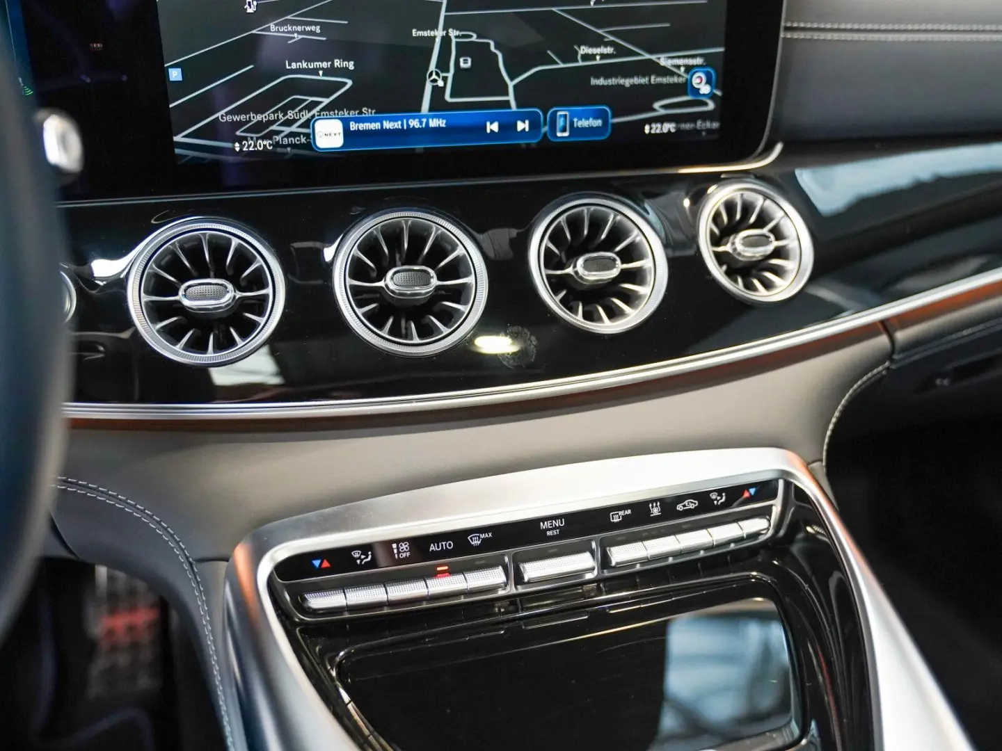 AMG GT 63 S E PERFORMANCE kupfer magno yachtblau