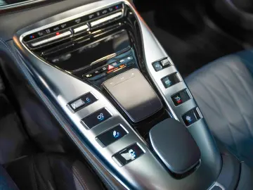 AMG GT 63 S E PERFORMANCE kupfer magno yachtblau