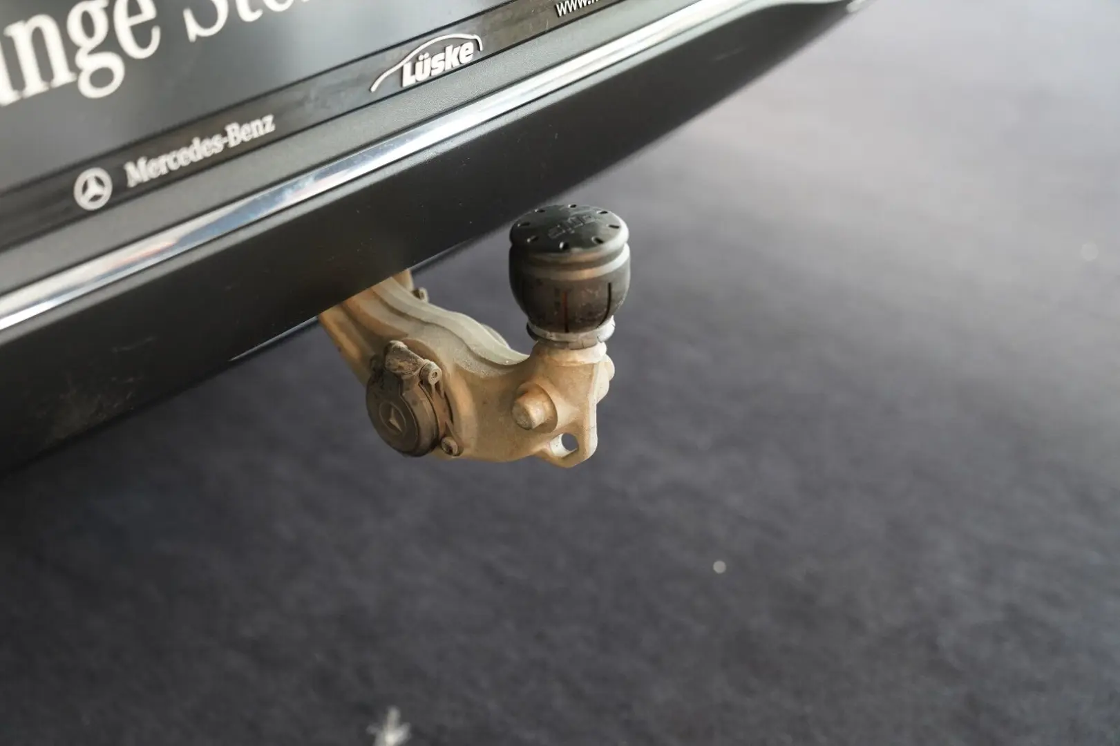 EQC 400 4M Anhängevorrichtung Schiebedach DISTRO