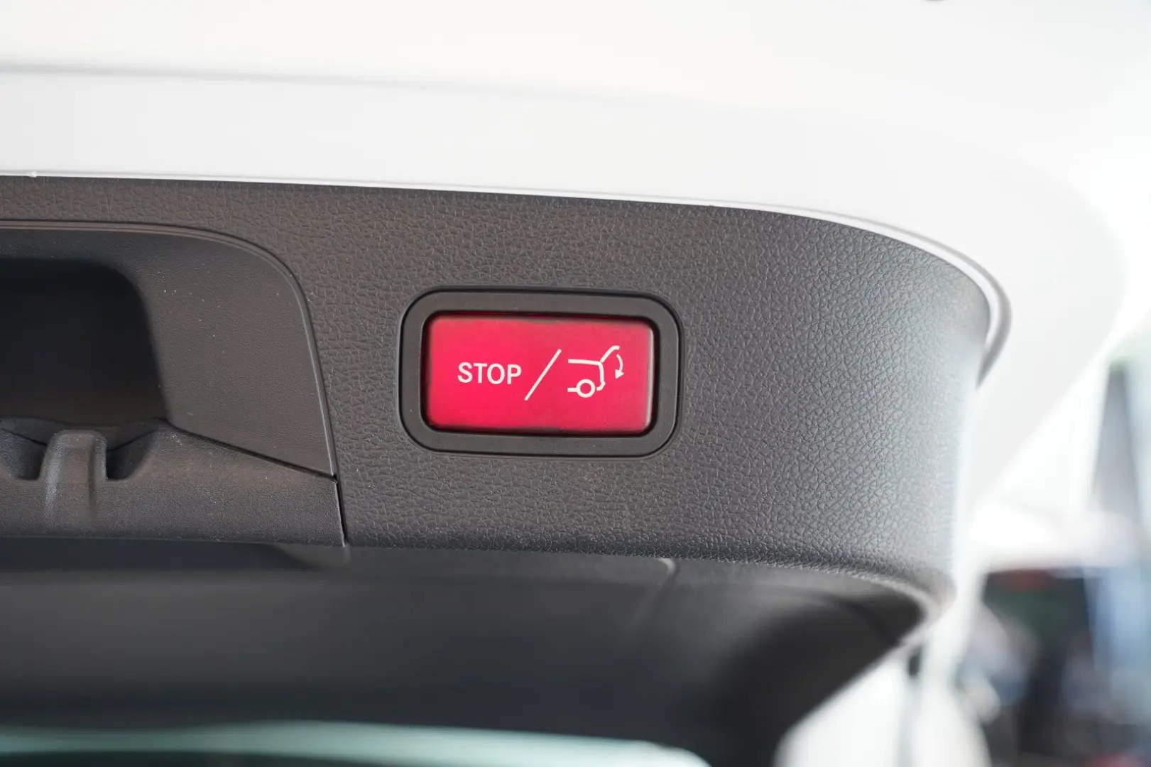 EQC 400 4M Anhängevorrichtung Schiebedach DISTRO