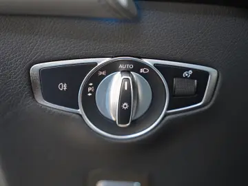 EQC 400 4M Anhängevorrichtung Schiebedach DISTRO