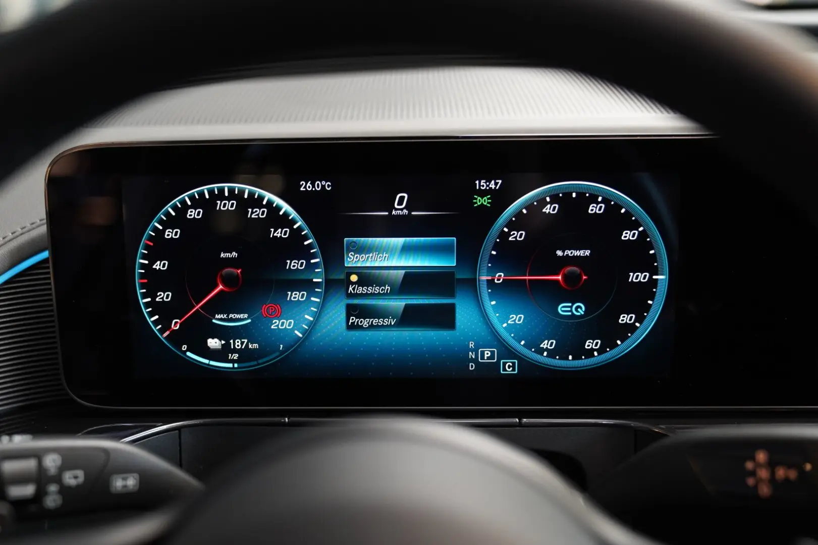 EQC 400 4M Anhängevorrichtung Schiebedach DISTRO