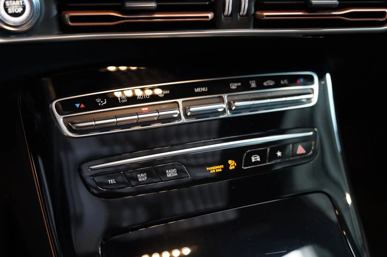 EQC 400 4M Anhängevorrichtung Schiebedach DISTRO