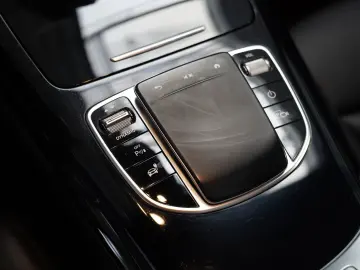 EQC 400 4M Anhängevorrichtung Schiebedach DISTRO