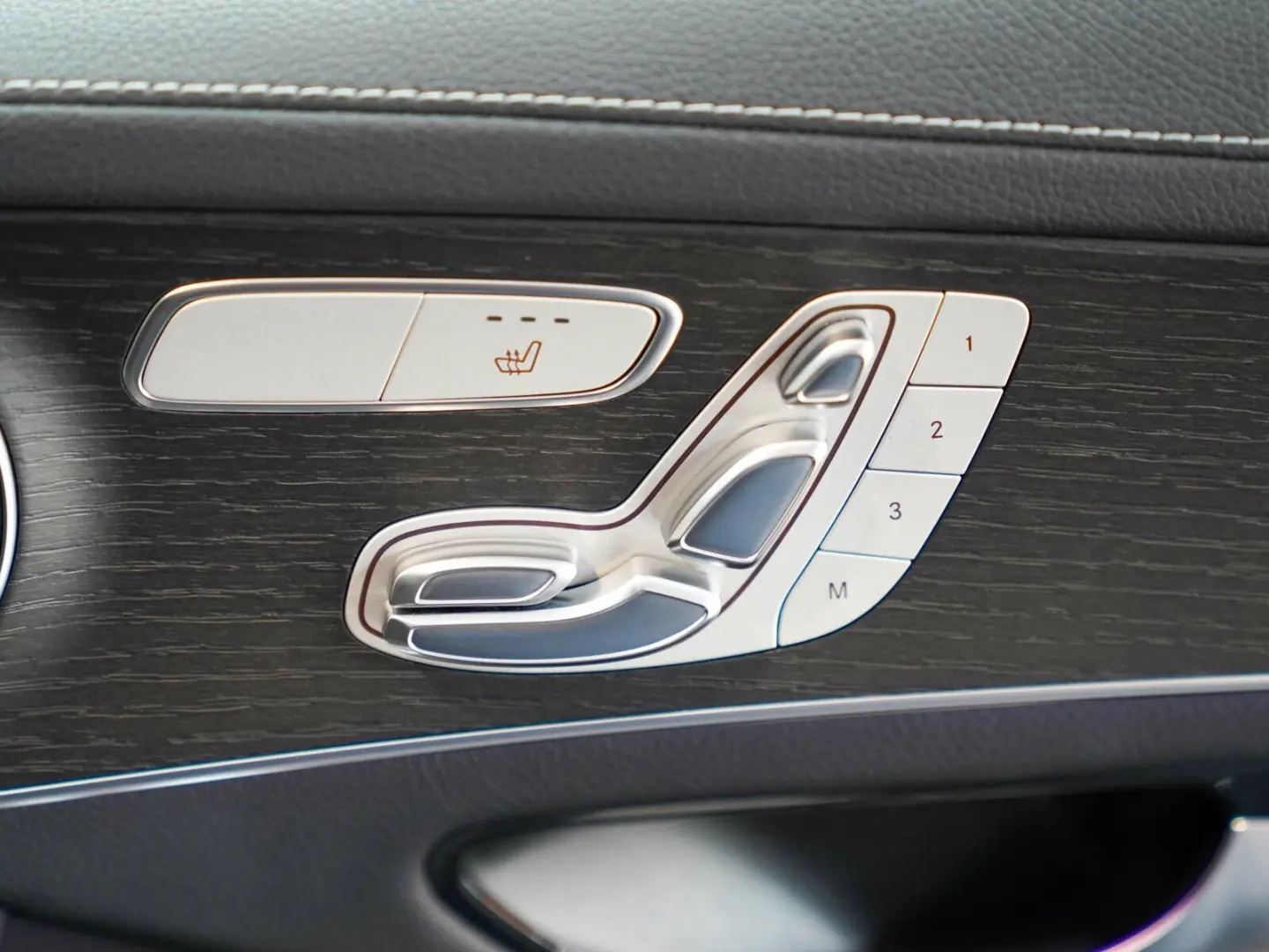 GLC 300 de 4M Coupé AMG Line Night MULTIBEAM AHK