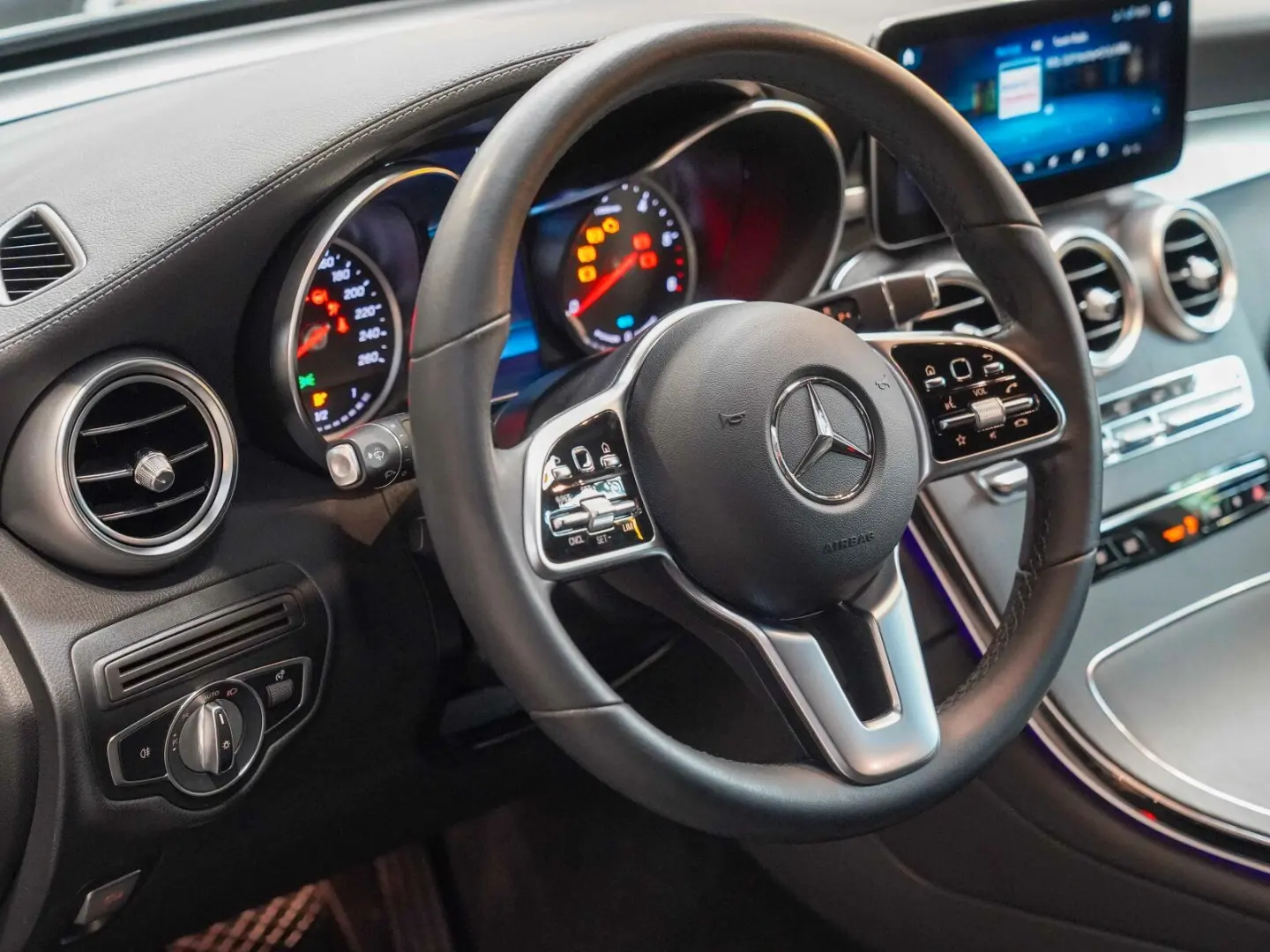 GLC 300 de 4M Coupé AMG Line Night MULTIBEAM AHK