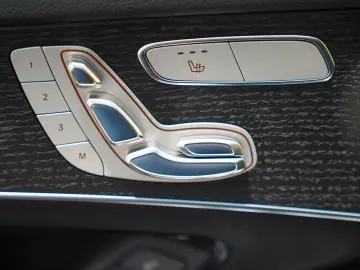 GLC 300 de 4M Coupé AMG Line Night MULTIBEAM AHK