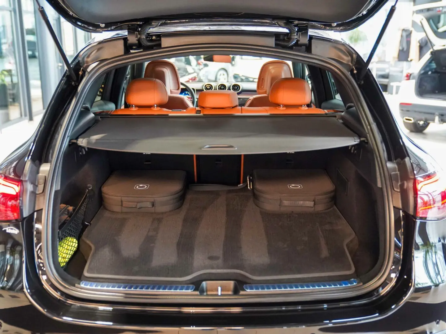 GLC 300 e 4M AVANTGARDE sienabraun Pano DISTRONI