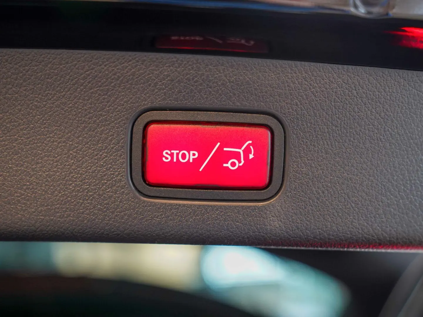 GLC 300 e 4M AVANTGARDE sienabraun Pano DISTRONI