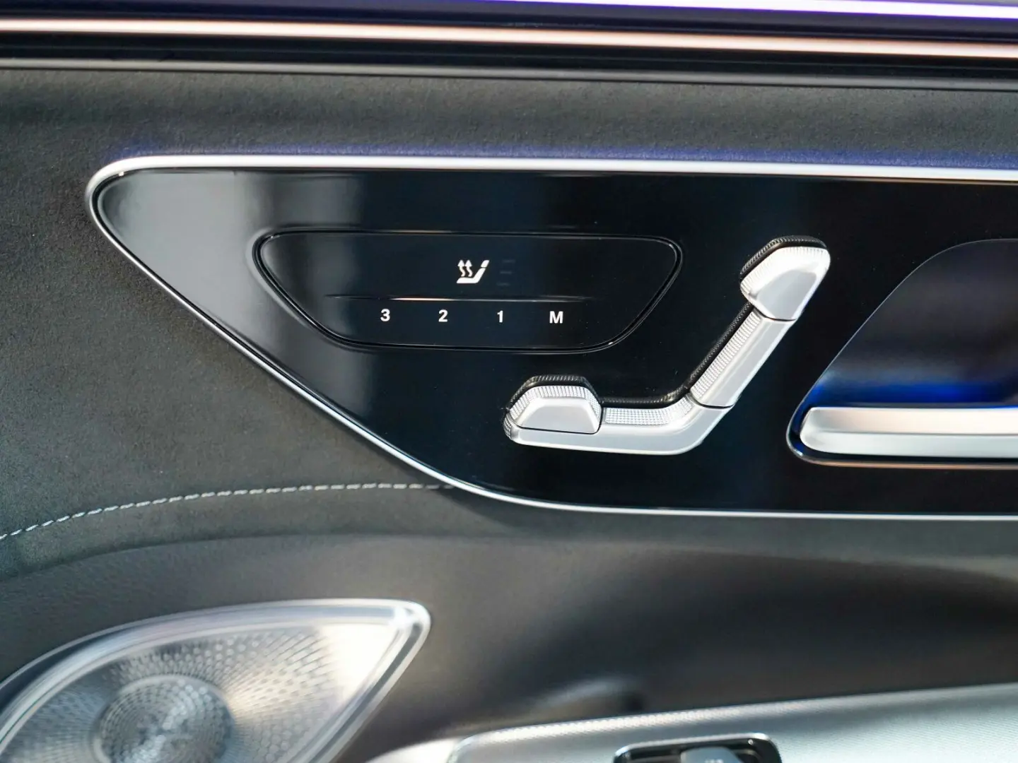 EQE SUV 350 4M AMG Line Night 22  AIRMATIC Pano