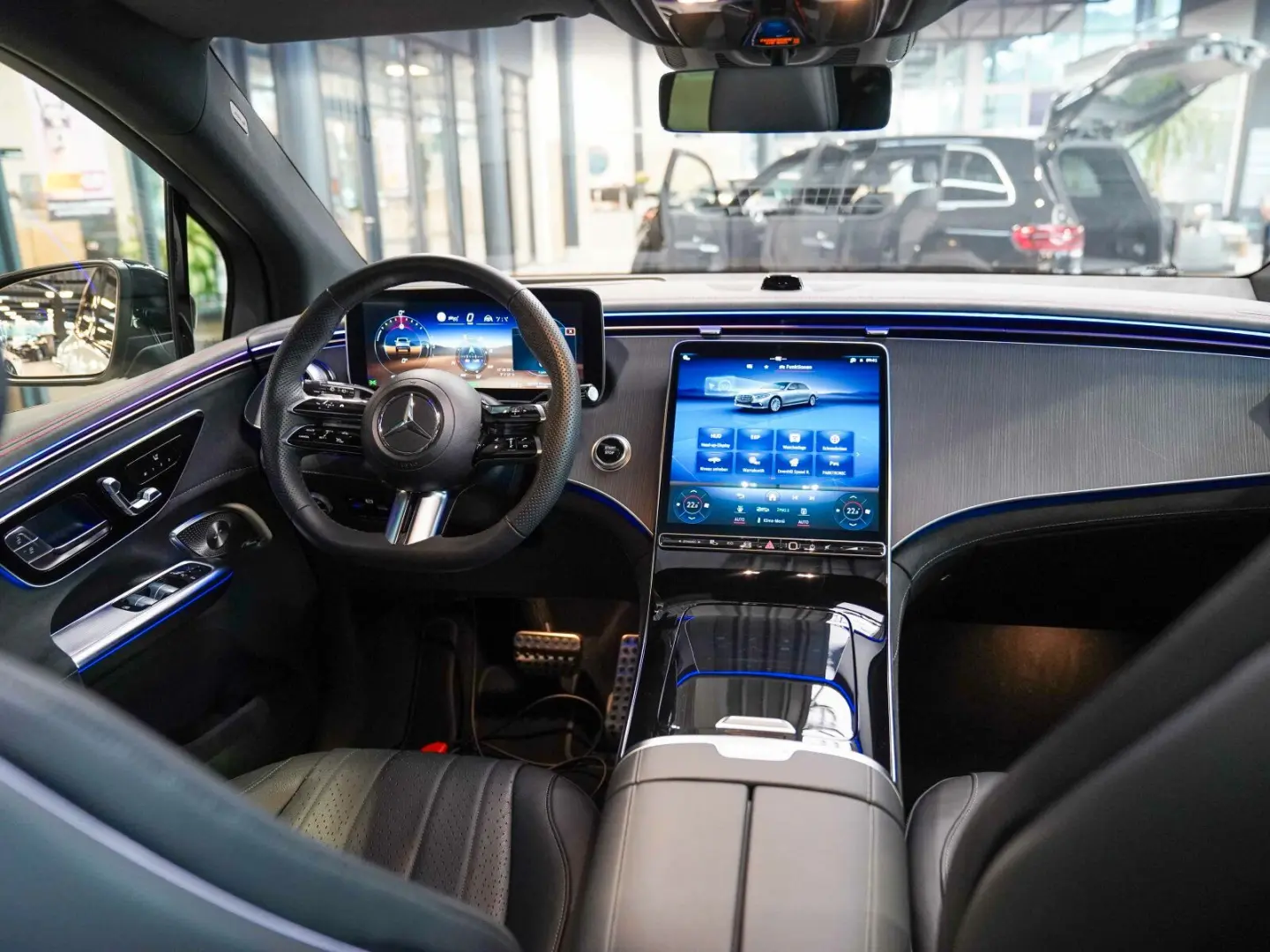 EQE SUV 350 4M AMG Line Night 22  AIRMATIC Pano