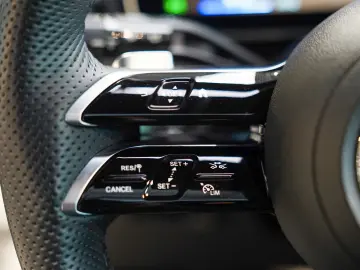 EQE SUV 350 4M AMG Line Night 22  AIRMATIC Pano