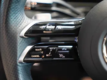 CLE 220 d Coupé AMG Line Night Pano Head-up 360