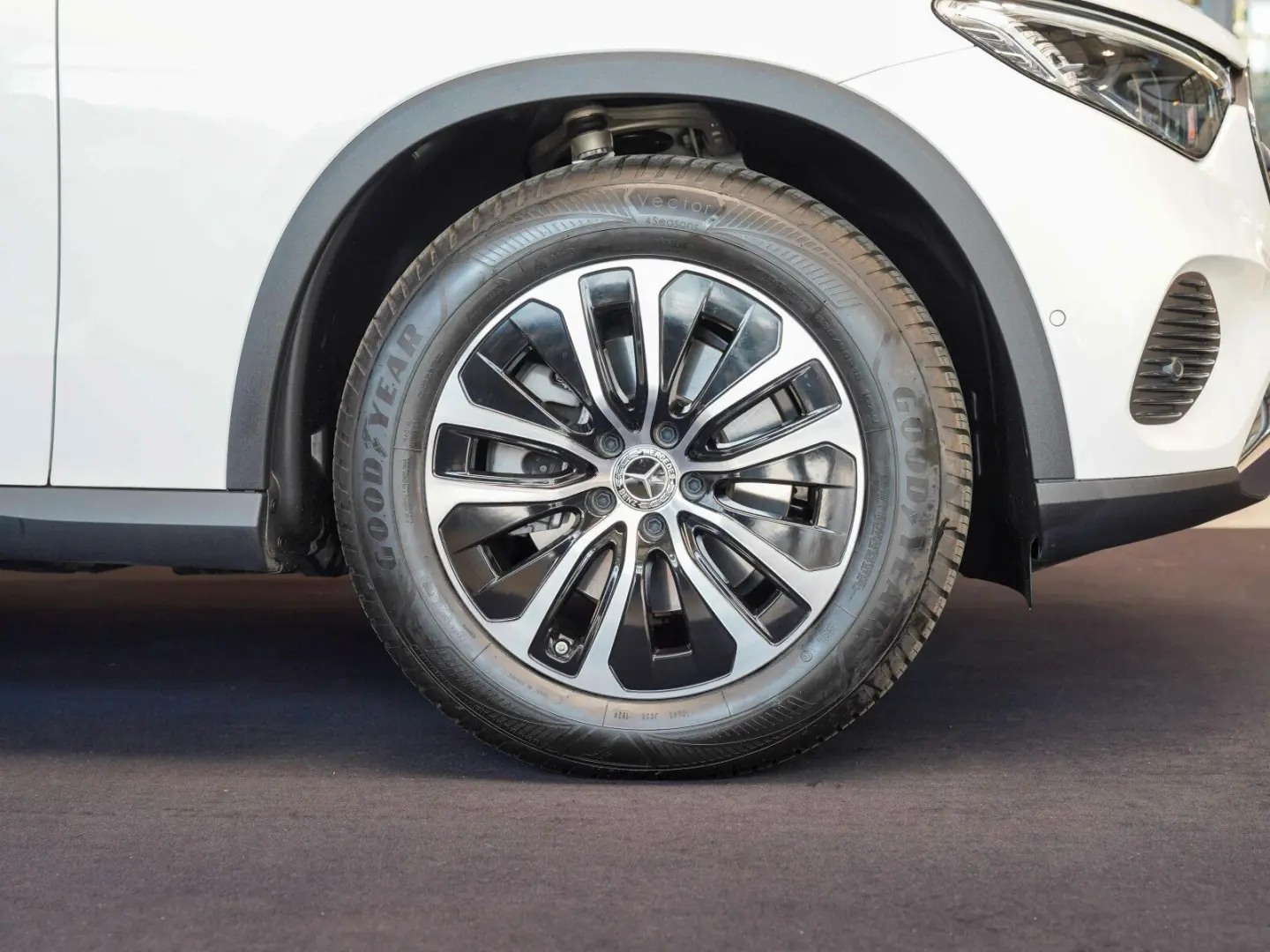 GLC 220 d 4M AVANTGARDE Pano DISTRONIC AHK Memo