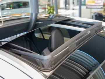 GLC 220 d 4M AVANTGARDE Pano DISTRONIC AHK Memo