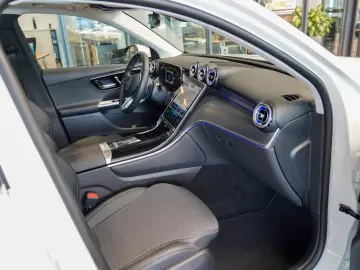 GLC 220 d 4M AVANTGARDE Pano DISTRONIC AHK Memo