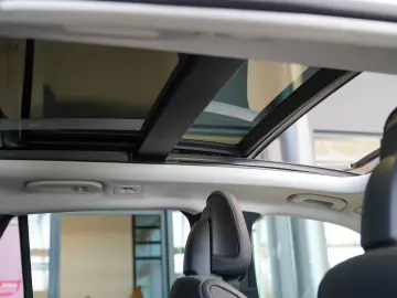 GLC 220 d 4M AVANTGARDE Pano DISTRONIC AHK Memo