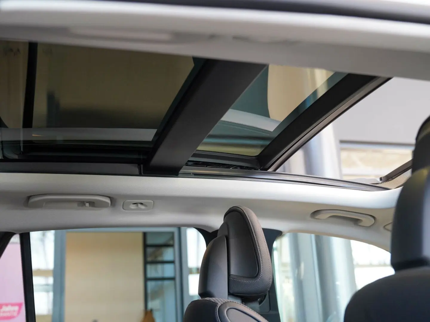 GLC 220 d 4M AVANTGARDE Pano DISTRONIC AHK Memo