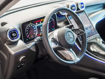 GLC 220 d 4M AVANTGARDE Pano DISTRONIC AHK Memo