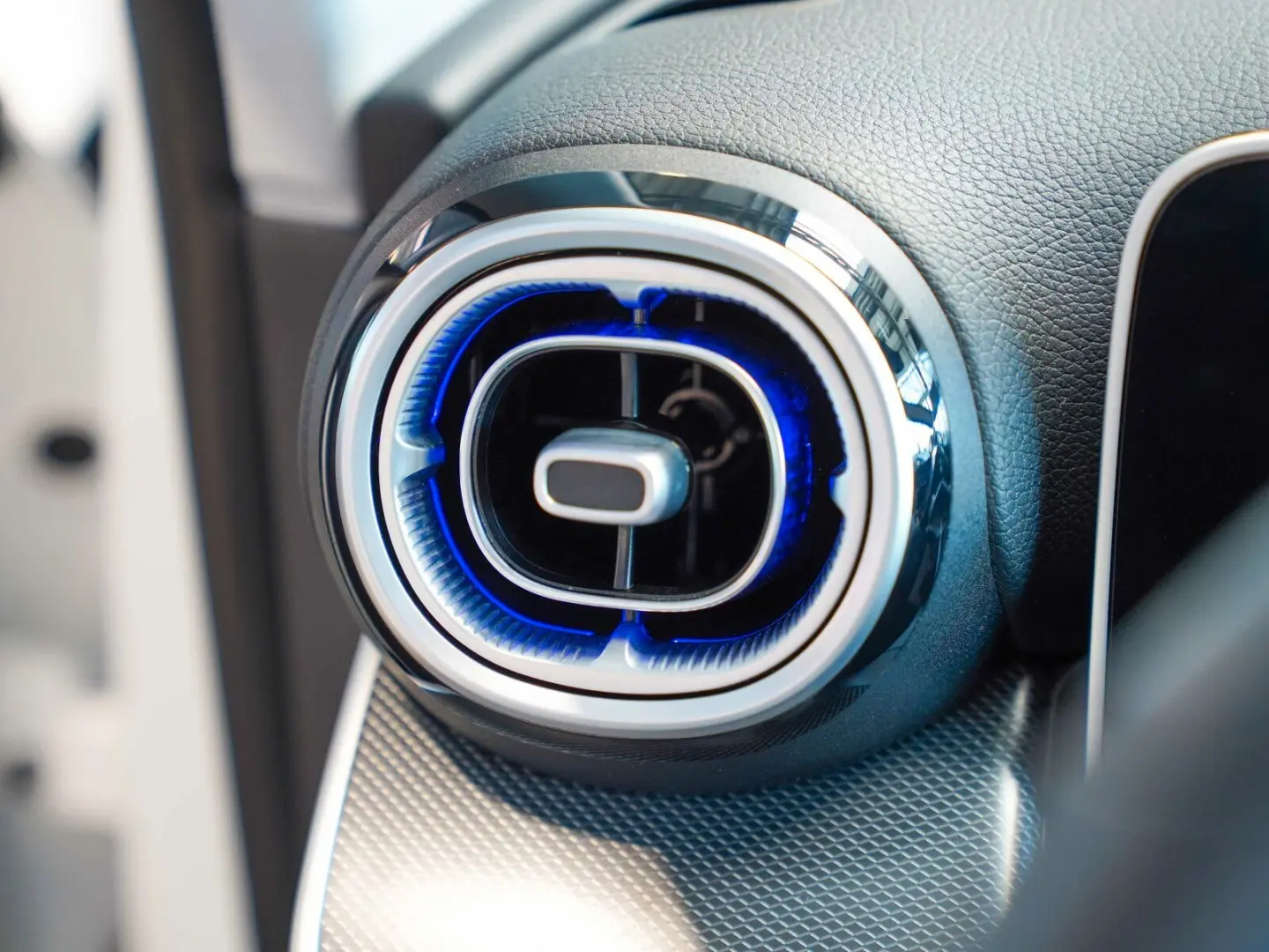 GLC 220 d 4M AVANTGARDE Pano DISTRONIC AHK Memo