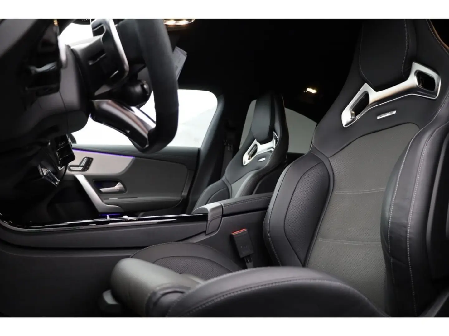 CLA 45 S 4M  AMG Night RIDE Burm AHK Perfo-Sitz