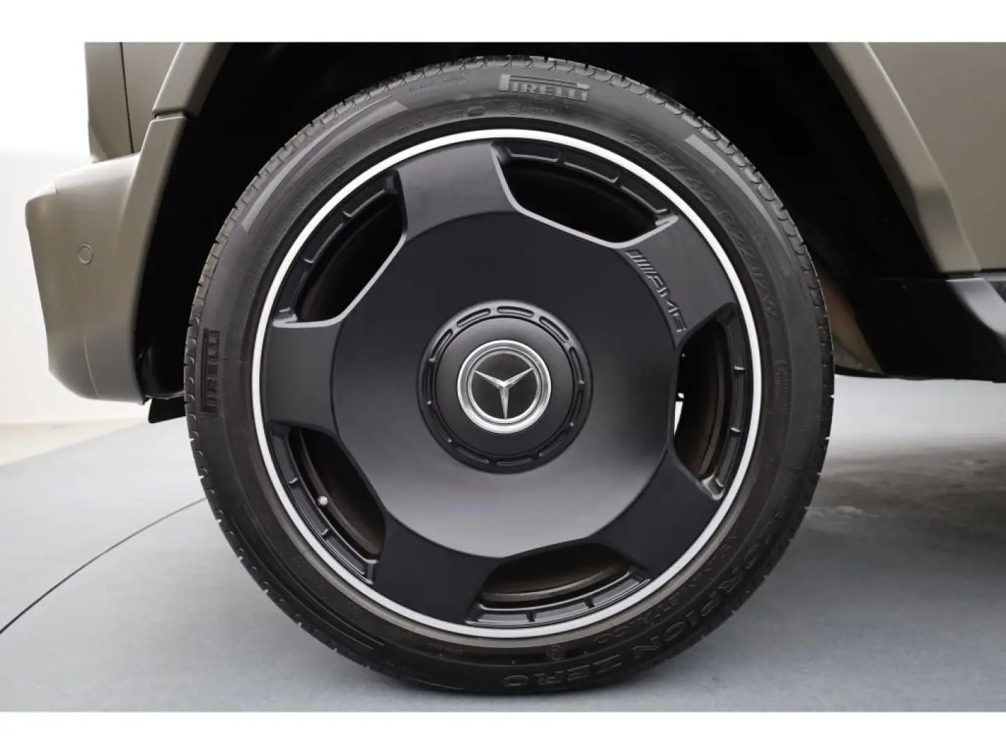 Mercedes-Benz G 63 AMG Superior Manufaktur magno