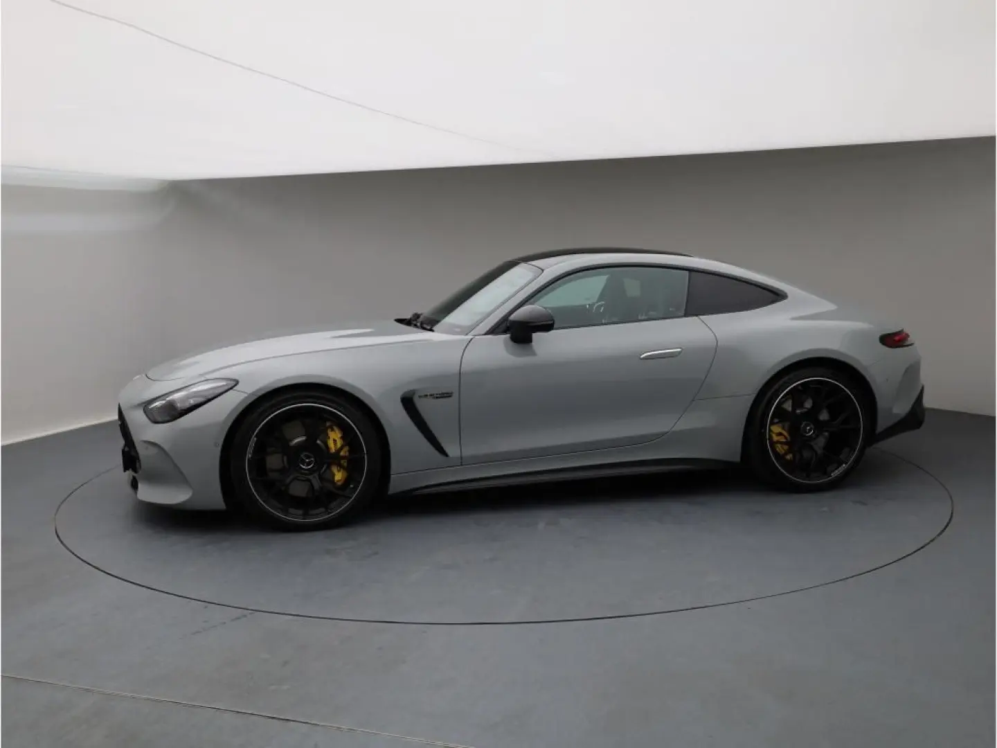 AMG GT 63 4M  Perfsitz CarbonLenkrad Distro HuD