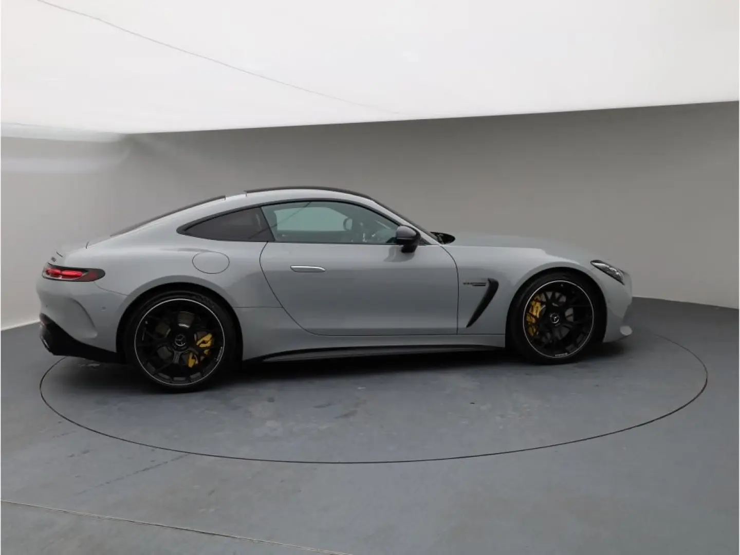 AMG GT 63 4M  Perfsitz CarbonLenkrad Distro HuD