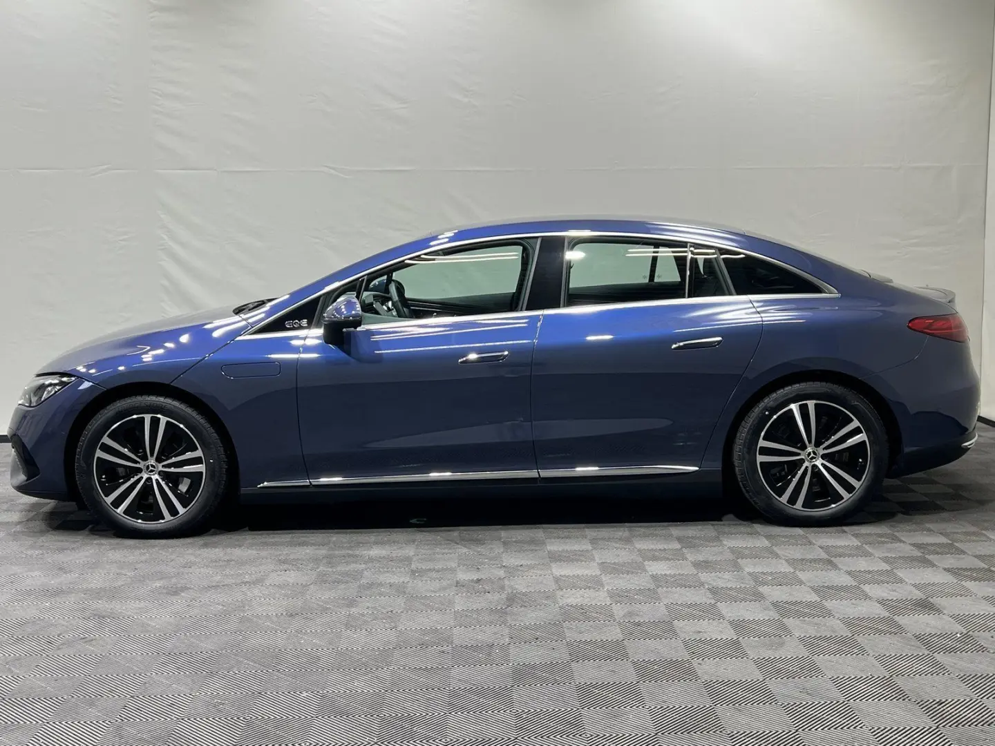 EQE 300 Electric Art Advanced Memory ServiceCare