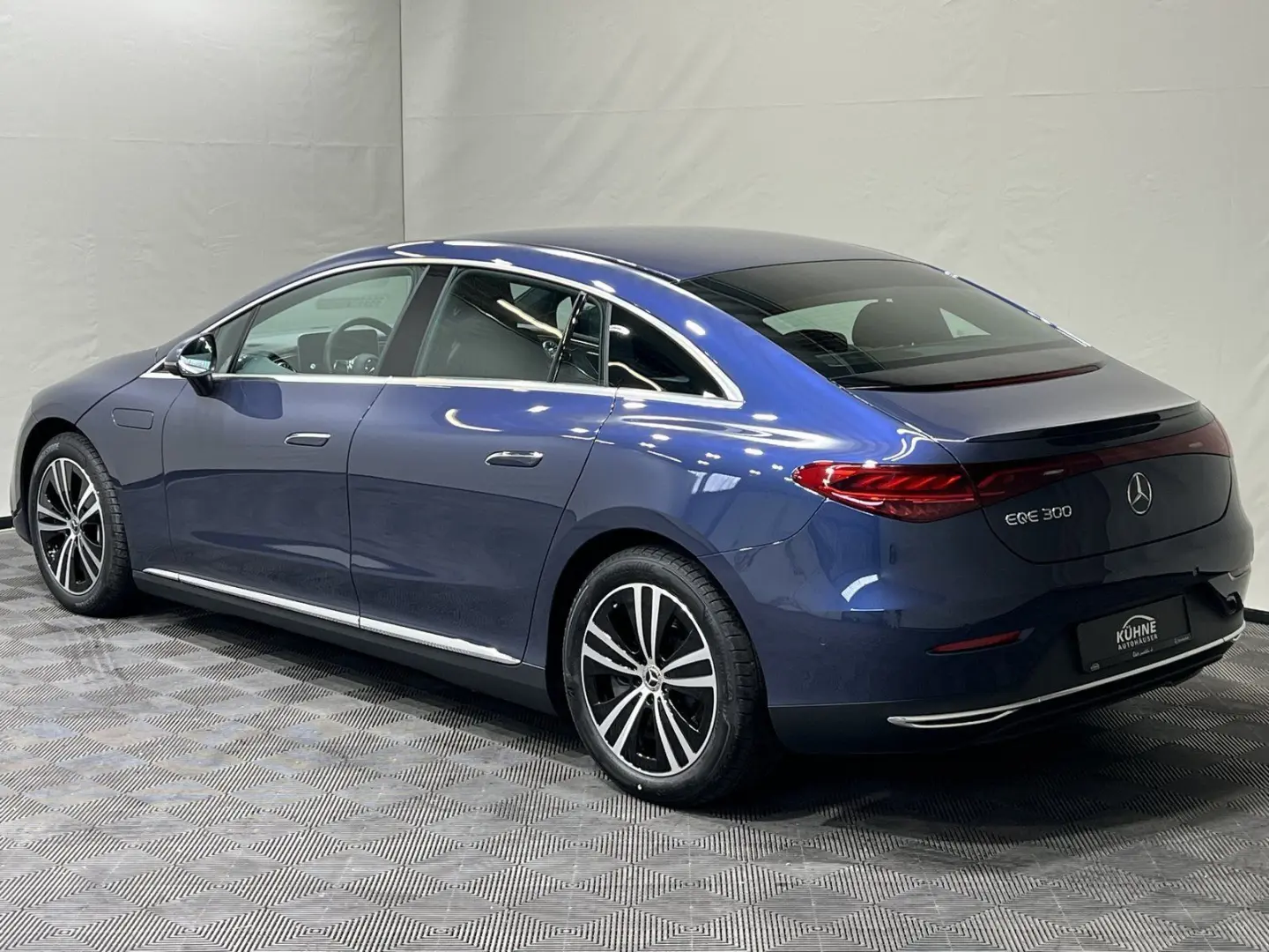 EQE 300 Electric Art Advanced Memory ServiceCare