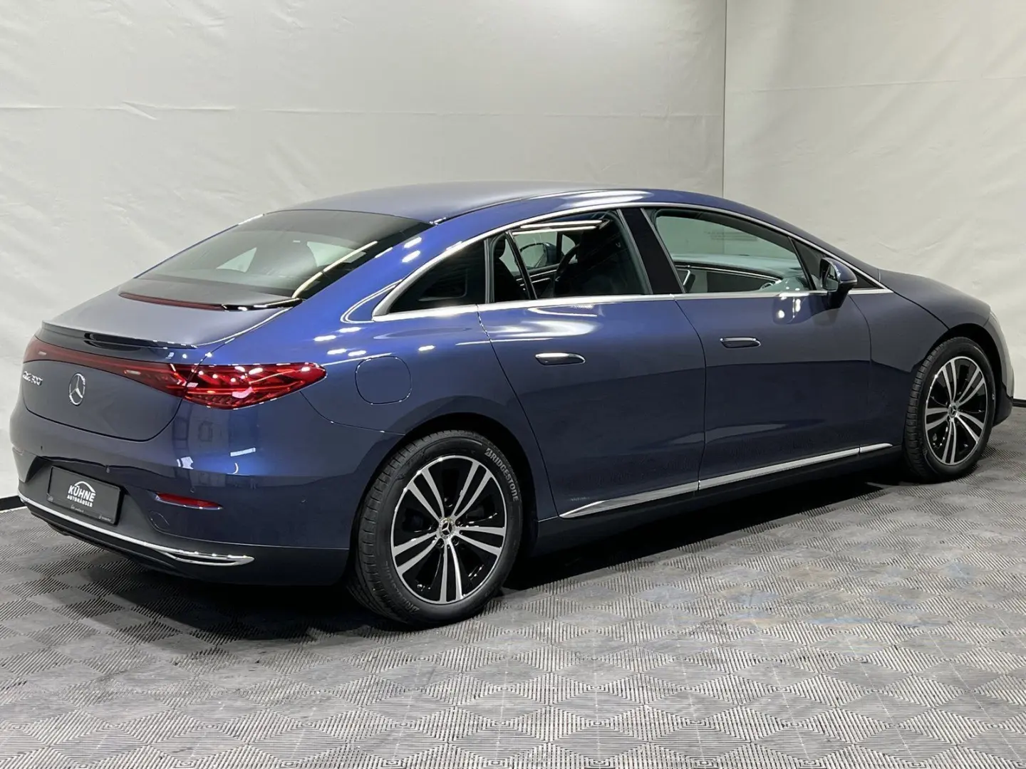 EQE 300 Electric Art Advanced Memory ServiceCare