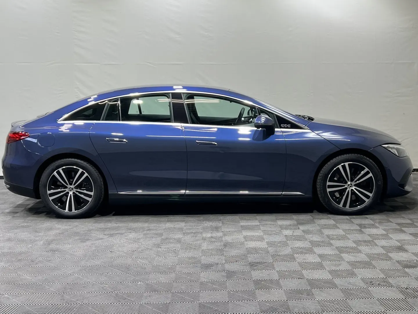 EQE 300 Electric Art Advanced Memory ServiceCare