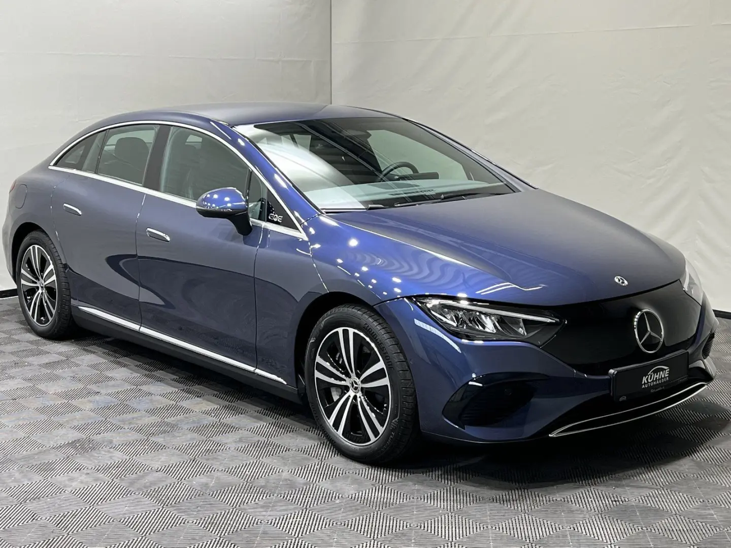 EQE 300 Electric Art Advanced Memory ServiceCare