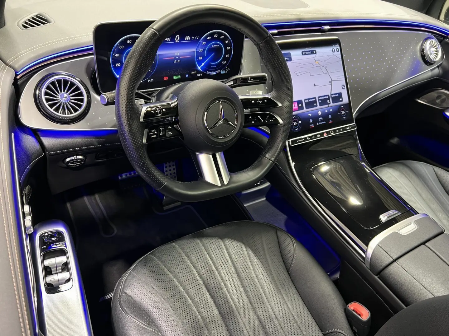 EQE 350 4M AMG Premium Night AIRMATIC HA10  22