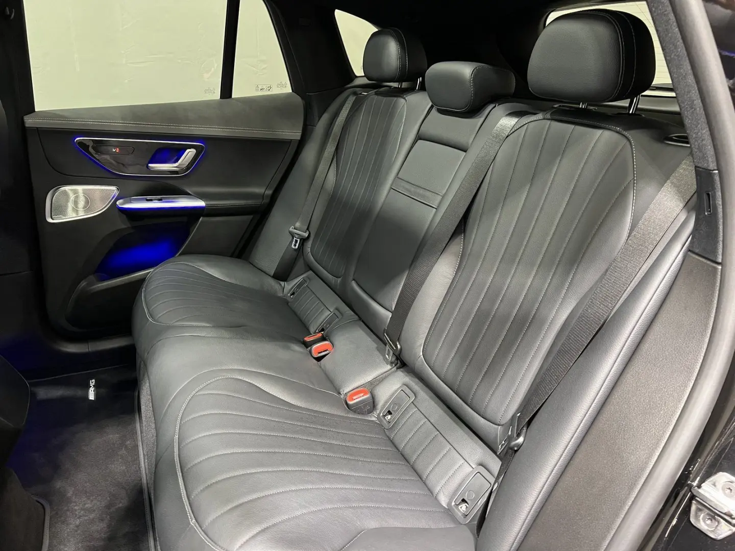 EQE 350 4M AMG Premium Night AIRMATIC HA10  22