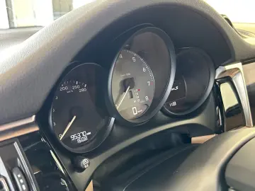 Porsche Macan S PANO Kamera BOSE Spur