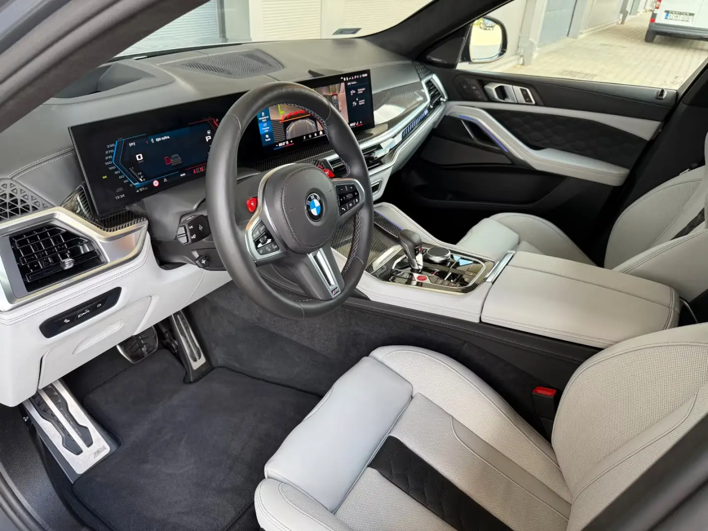 BMW X6 M AHK Pano Carbon Sitzlüft. Sky ACC