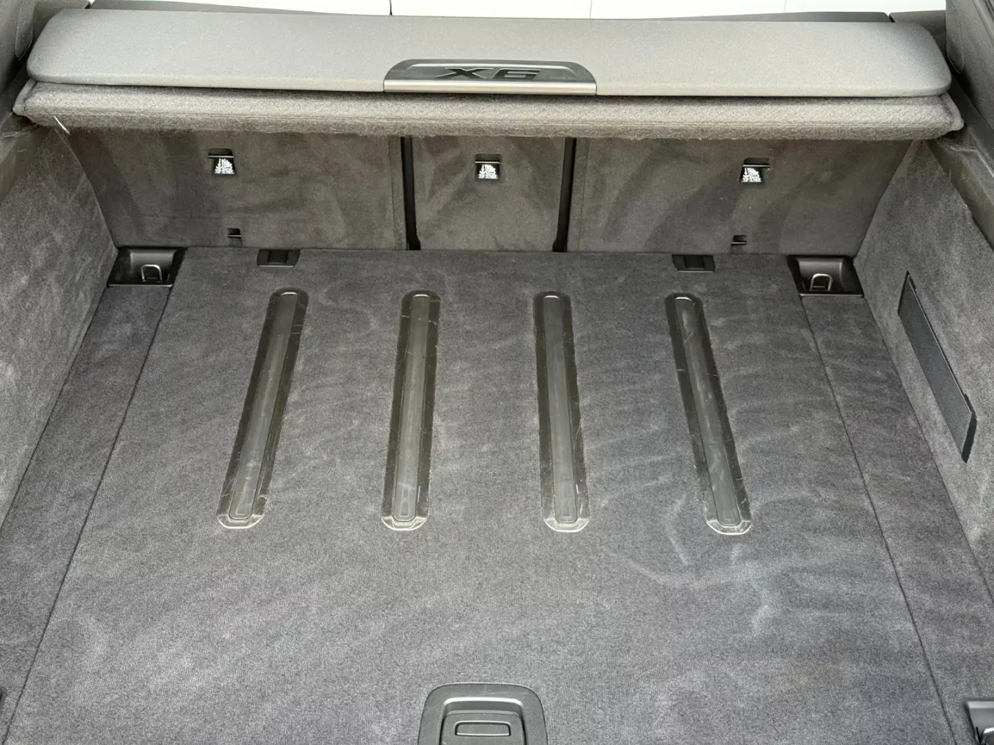 BMW X6 M AHK Pano Carbon Sitzlüft. Sky ACC