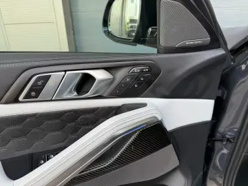 BMW X6 M AHK Pano Carbon Sitzlüft. Sky ACC