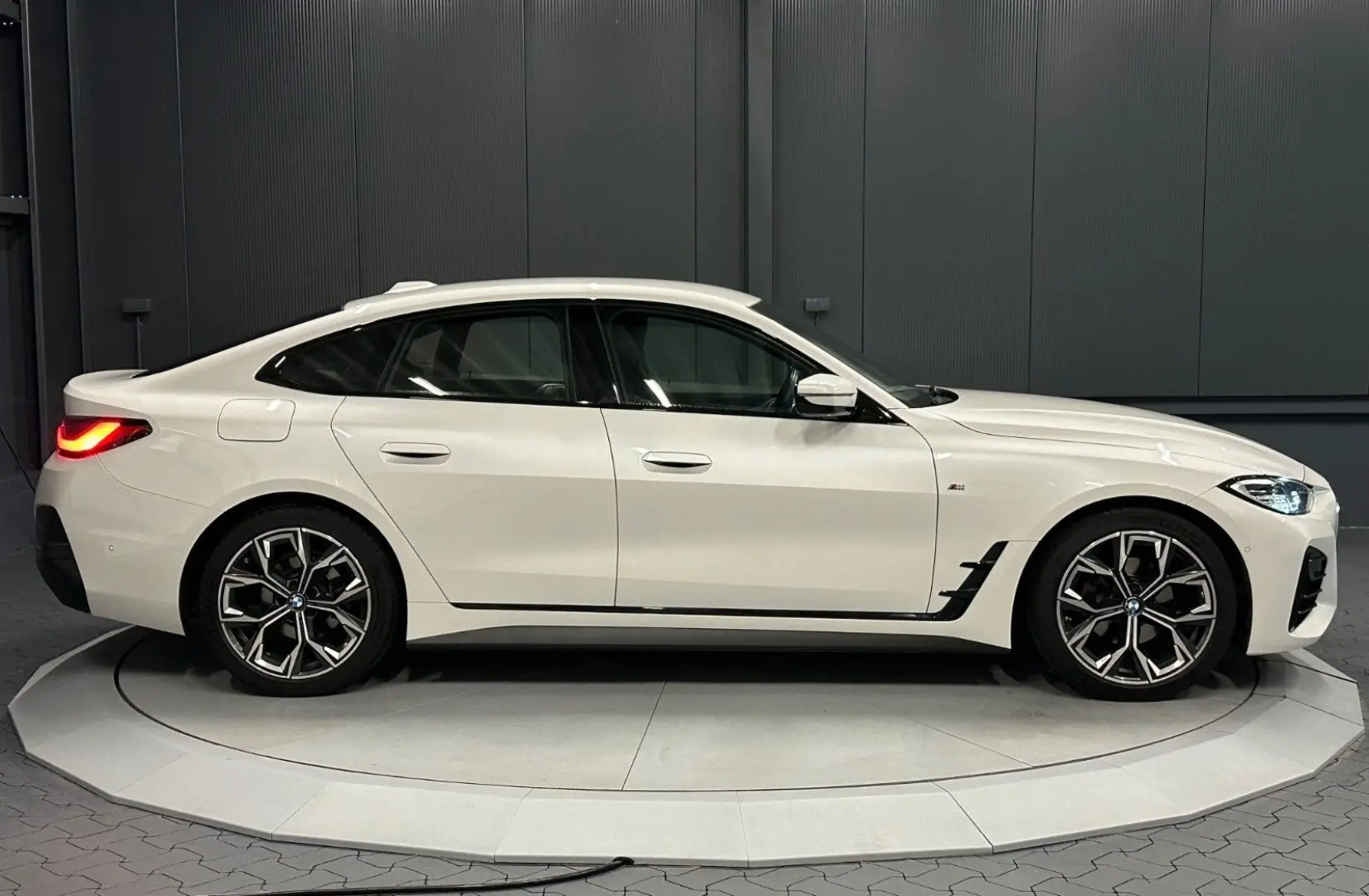 420d Gran Coupé xDrive M-Sport 19Zoll LEDER ACC