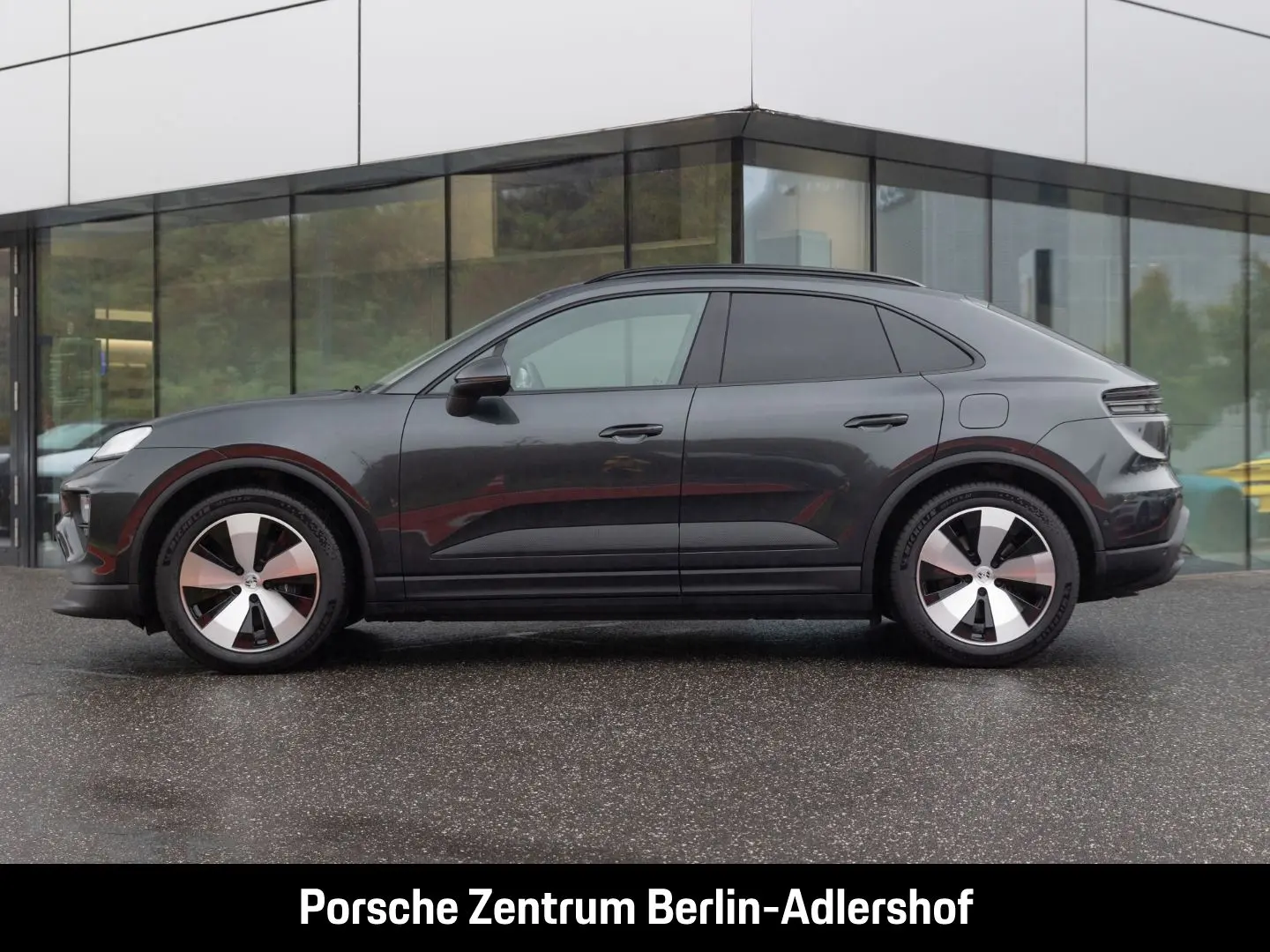 Macan 4 InnoDrive LED-Matrix BOSE Panoramadach